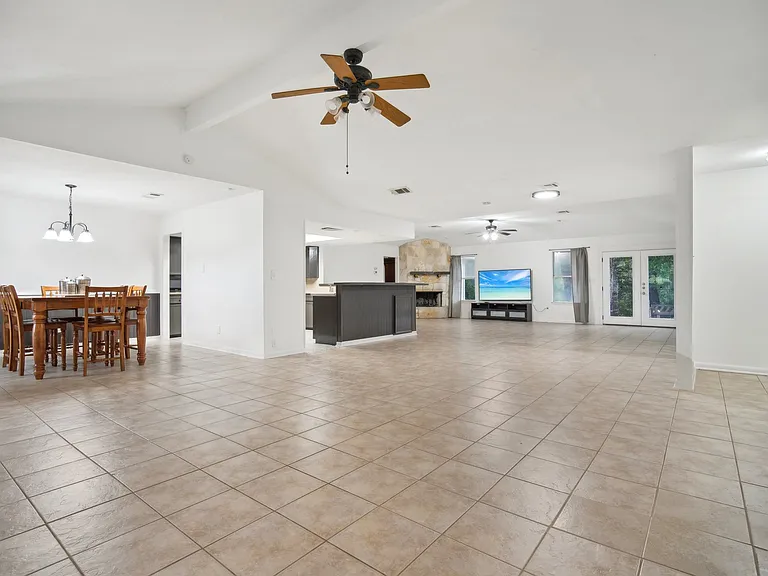 3106 E Palm Valley Blvd — Photo 6