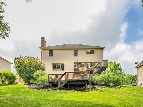 5th image of 165 Village Dr