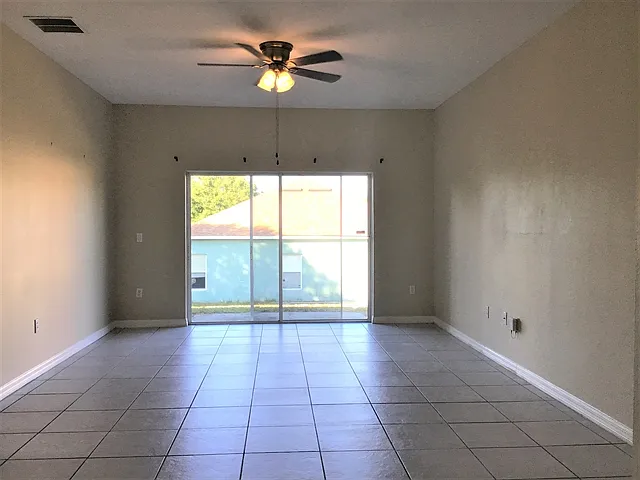 7713 Rex Hill Trl — Photo 6