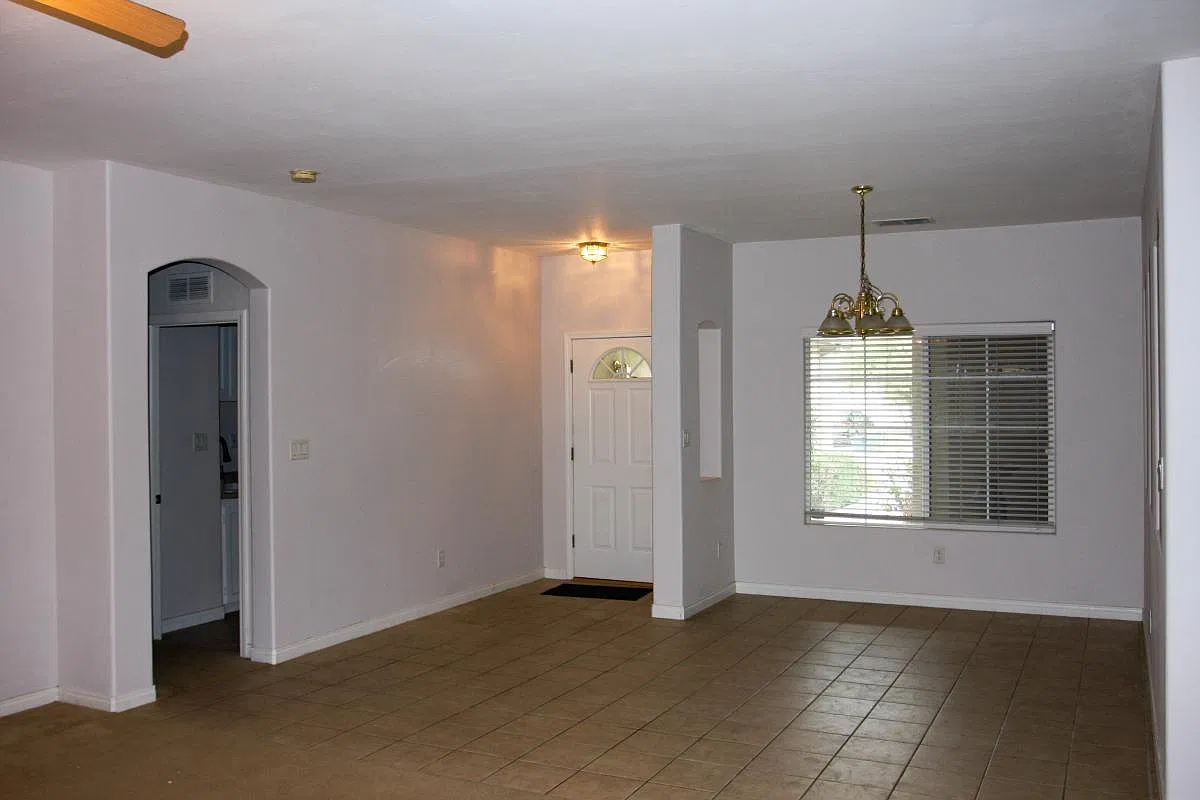 5 bed, 2165 sqft, $2,700 — Photo 4