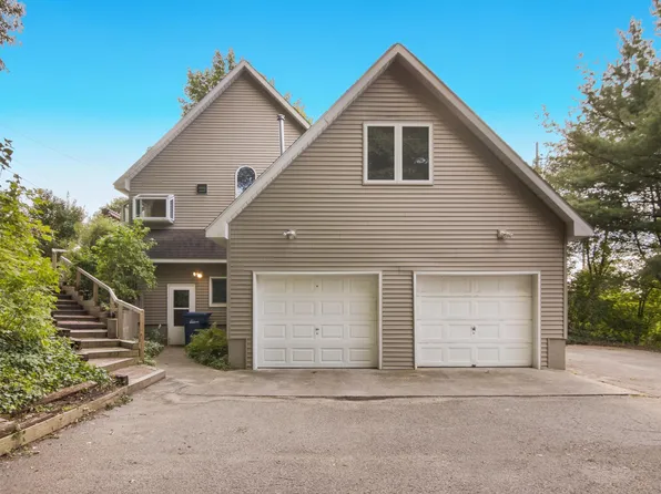 6232 Center Rd, Traverse City, MI 49686