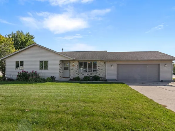 294 Mayfair DRIVE, Juneau, WI 53039