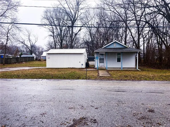 208 W Henry St, Clinton, MO 64735