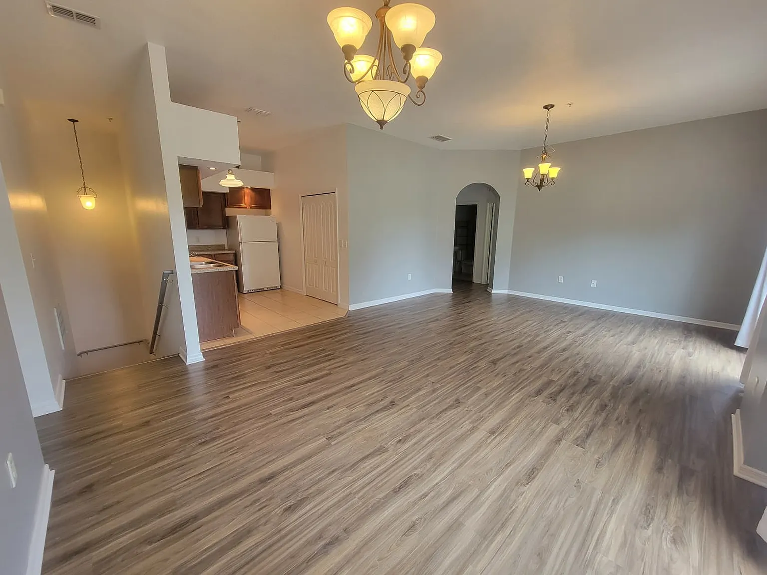 2 bed, 1216 sqft, $1,900 — Photo 4