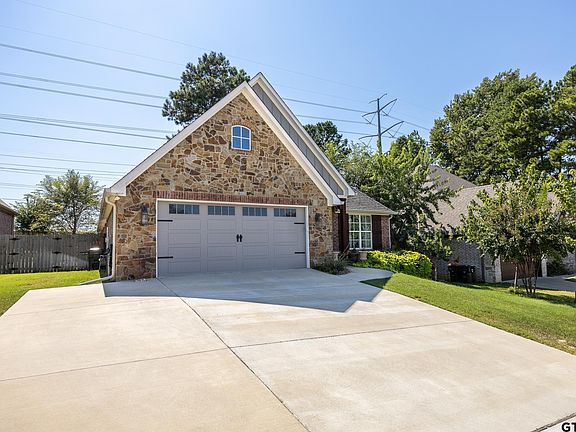 3rd image of 759 Hampton Hill Dr