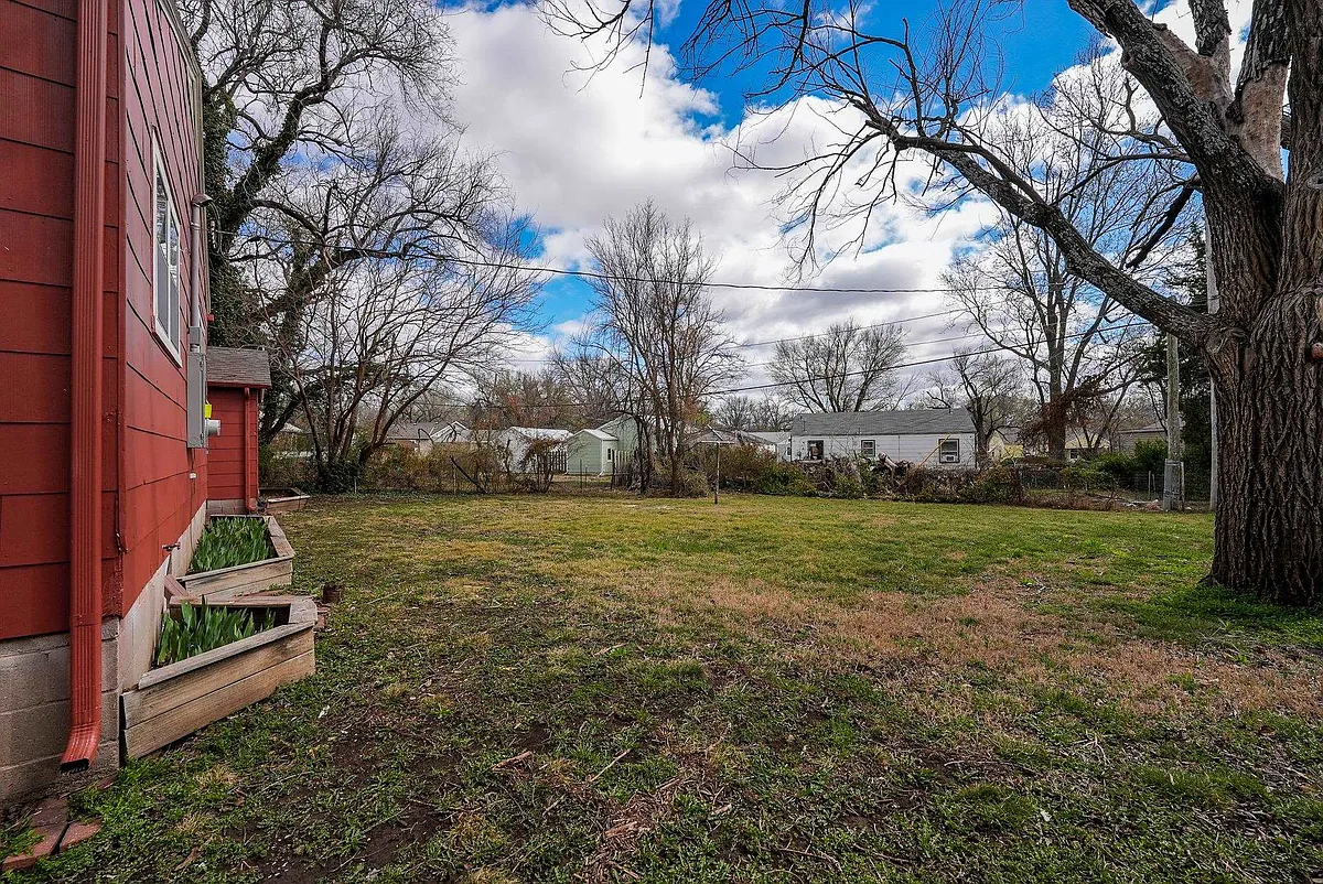 Building Photo - 1405 W Edgemoor Dr