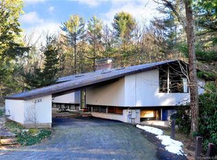 233 Ludlow Rd, Manchester, CT 06040