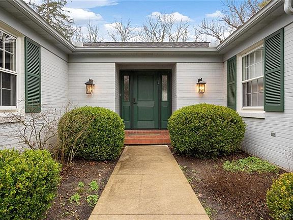 4th image of 1121 Oakwood Ave