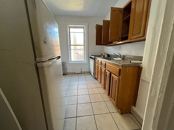5th image of 1890 Ocean Ave APT D2