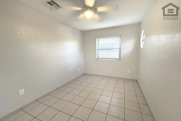 1023 E Old Southern Ave #B — Photo 6