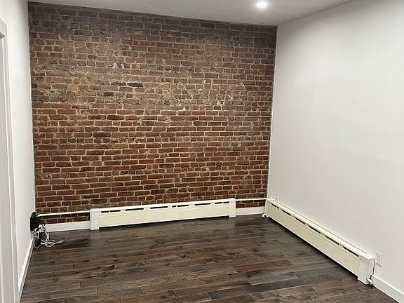 2nd image of 35-47 32nd St #3R
