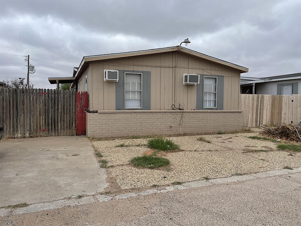 1st image of 221 Pecan Pl
