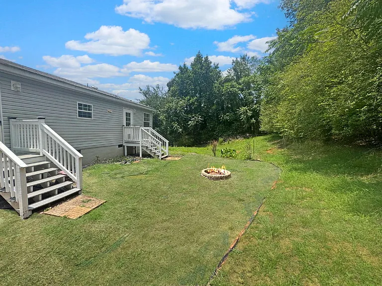 2496 Venture Dr — Photo 15