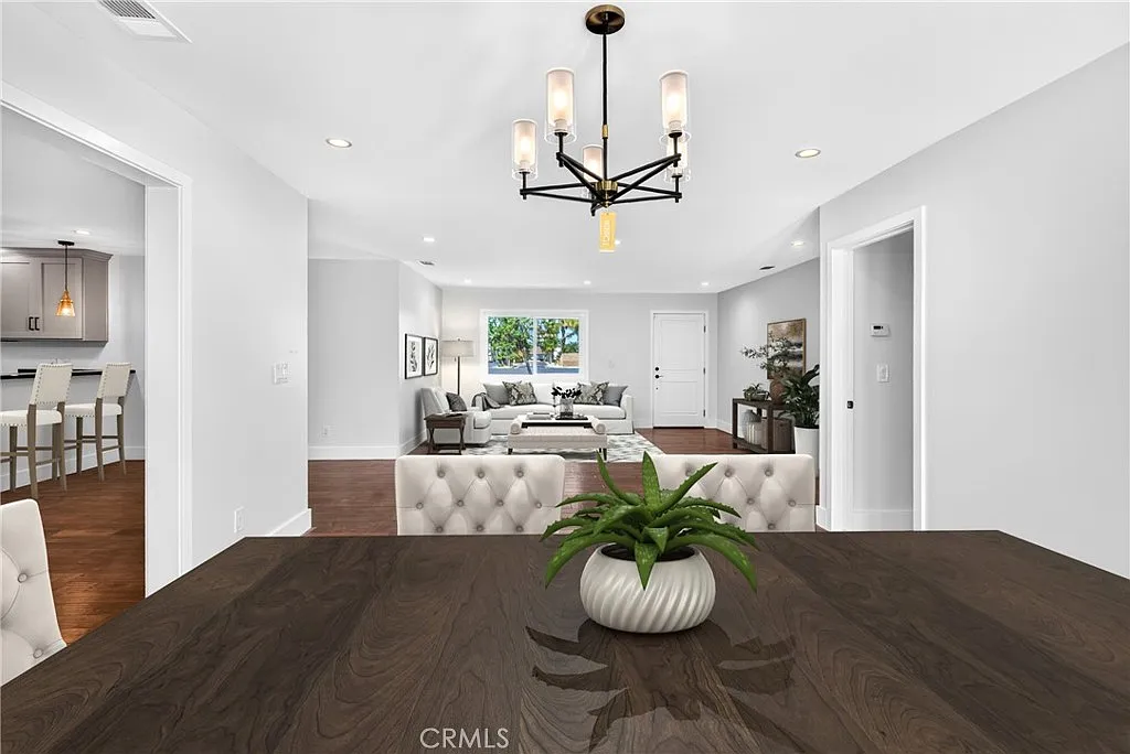 4 bed, 2250 sqft, $7,000 — Photo 4