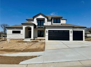 13620 NW Cherrybark Ct, Parkville, MO 64152