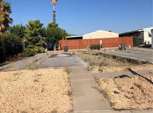 860 Santa Clara Cir, Hemet, CA 92543