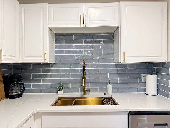 4th image of 811 Mill St #811