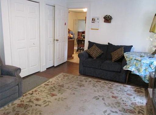 3rd image of 1086 Hyde Park Ave