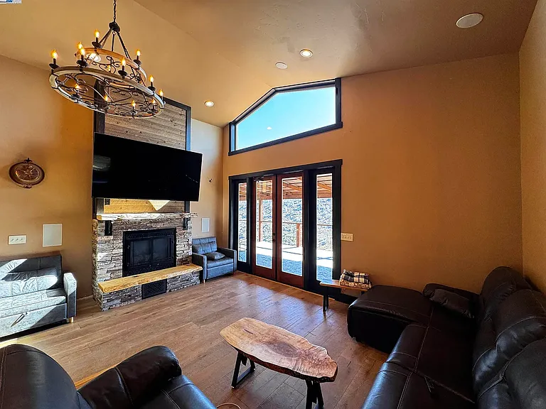 2280 Roan Rd — Photo 17