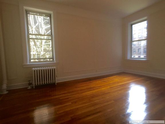 2nd image of 106 Pinehurst Ave APT C22