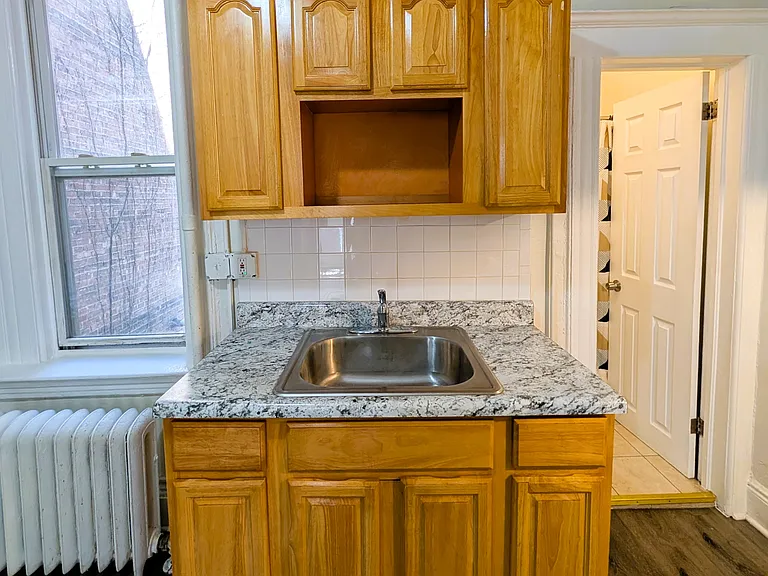 48 Broadway #D — Photo 4