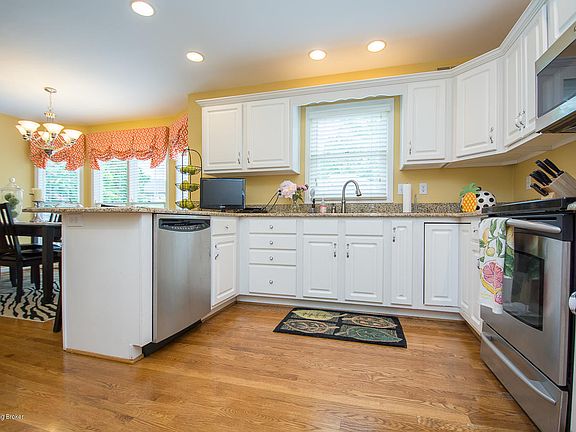 4th image of 12015 Edenwood Dr
