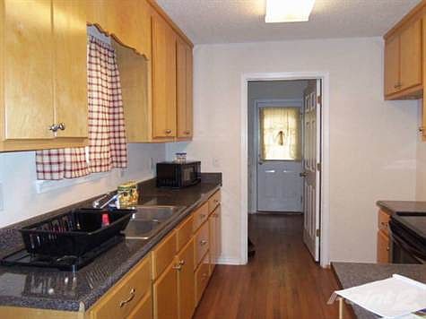 Kitchen 1