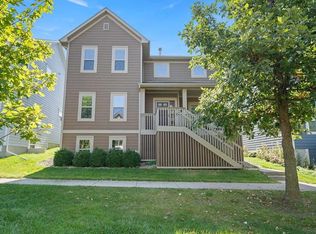 5493 Flagstone Way, West Des Moines, IA 50266