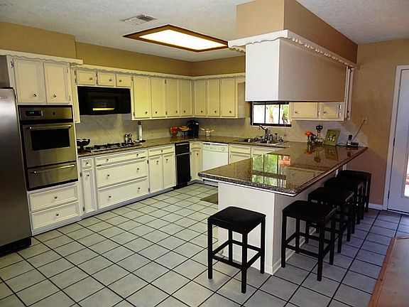 2nd image of 109 Fox Hollow St