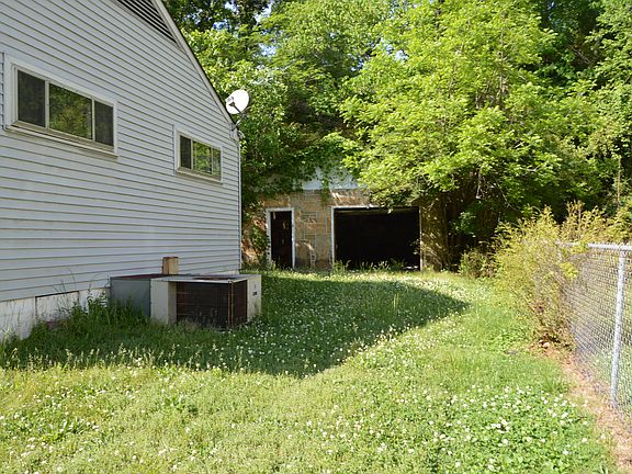 2nd image of 3809 Larry Dr