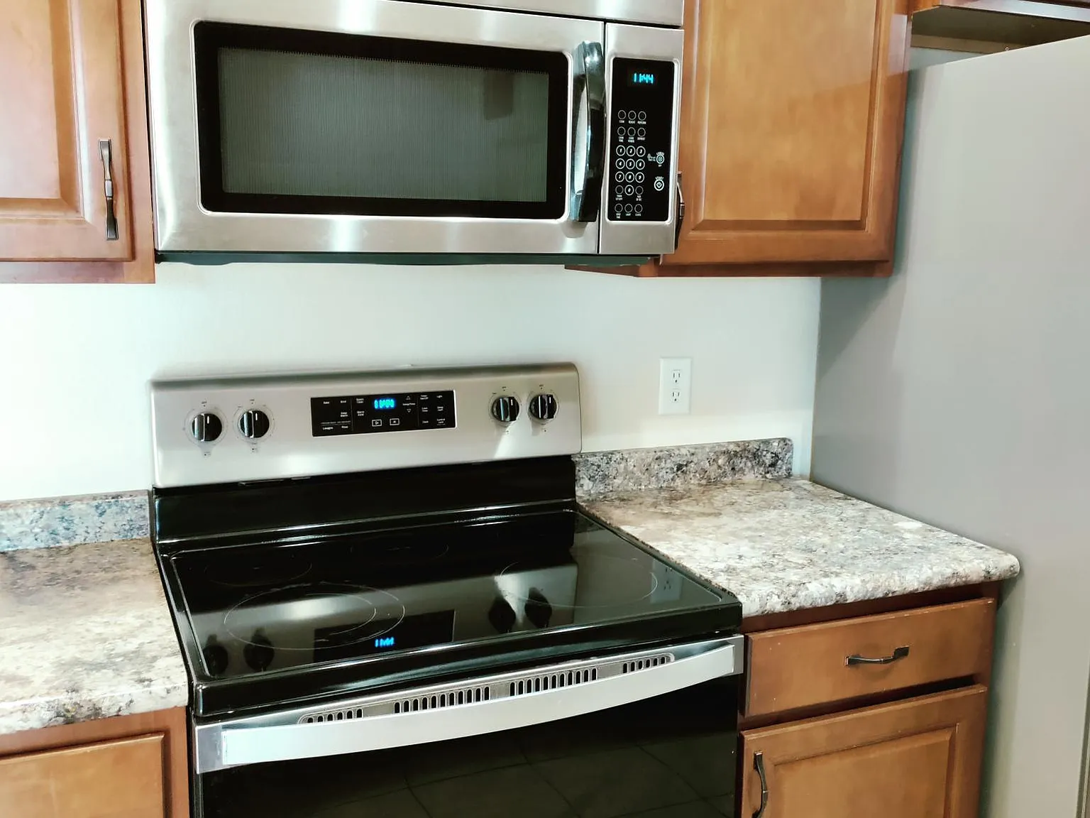 3 bed, 1400 sqft, $2,275 — Photo 3