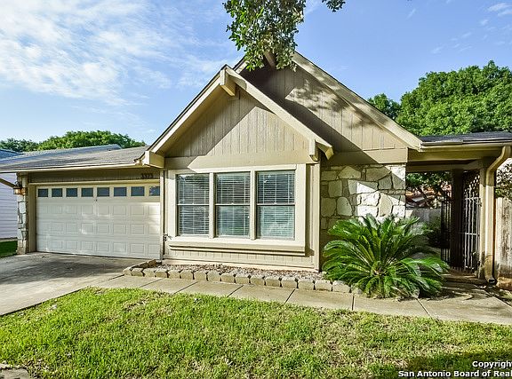 3rd image of 3323 Falcon Grove Dr