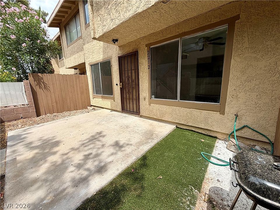 1st image of 2212 Tall Pine Dr