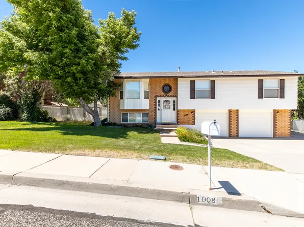 827 Cedarwood Cir, Cedar City, UT 84720