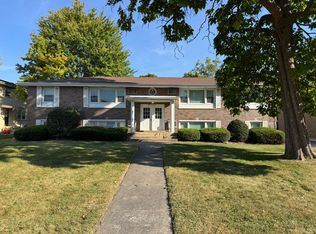 1561 W Merchant St APT 2E, Kankakee, IL 60901