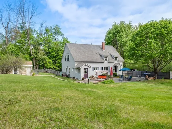 59 Hubbardston Rd, Templeton, MA 01468