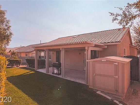 4th image of 3520 W El Campo Grande Ave