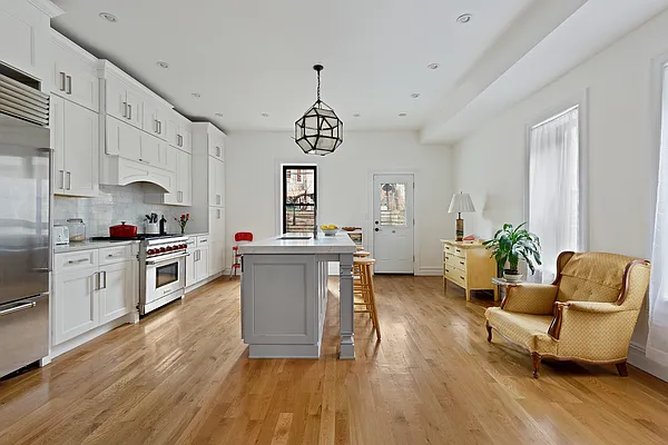 Sold by Compass | media 4