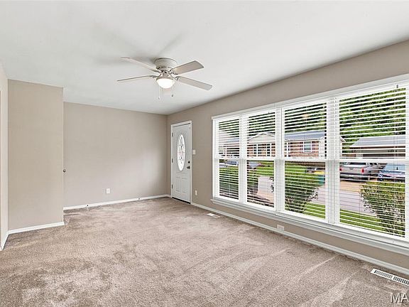2nd image of 5018 Country Valley Dr