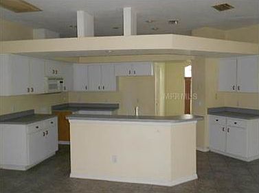 3rd image of 5051 Summer Hill Dr