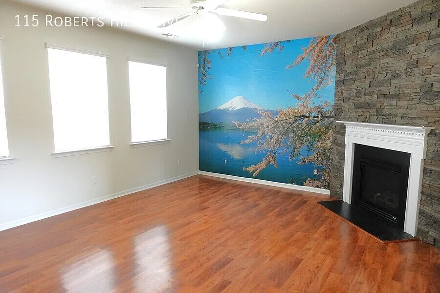 4 bed, 2.5 bath, 2470 sqft, $2,190 — Photo 4