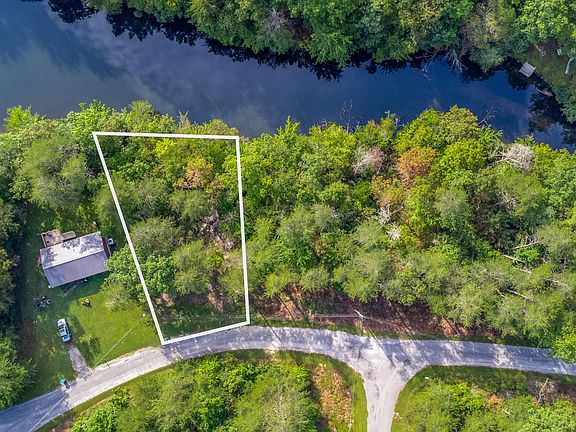 4th image of 2058 Iowa Dr
