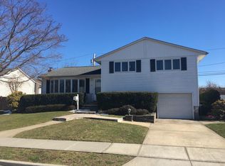 49 Elmtree Ln #A, Jericho, NY