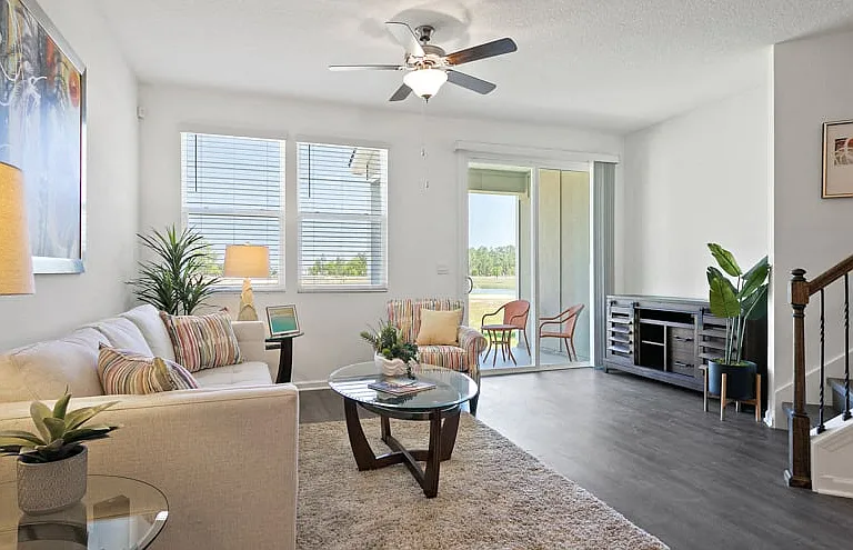 Discovery Trails Townhomes — Photo 11