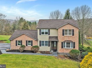 1004 Ridgeview Dr, Orwigsburg, PA 17961
