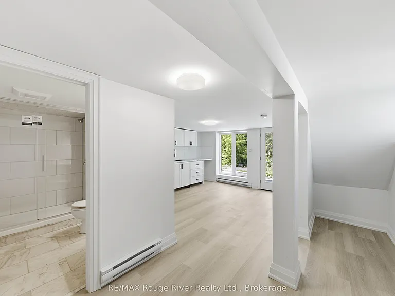 144 Macdonald Ave #C — Photo 3