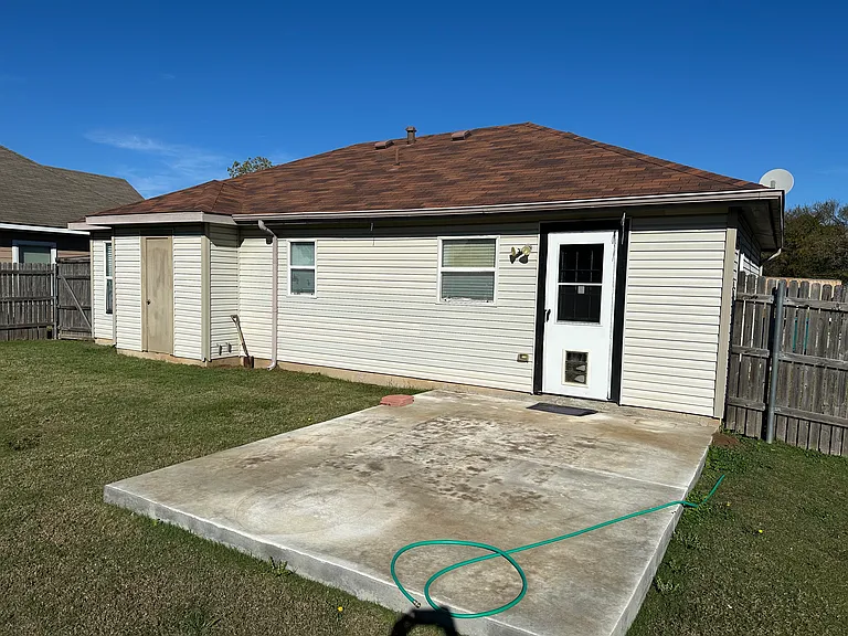 1728 Red Oak Ct — Photo 26
