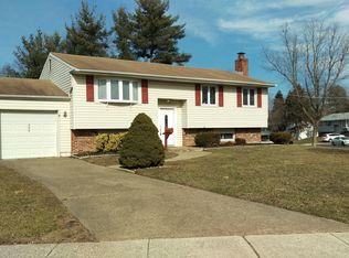 208 Hobart Dr, Laurel Springs, NJ 08021