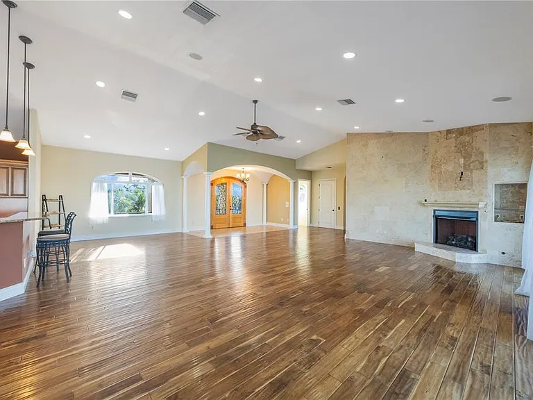 736 Pruitt Dr — Photo 8