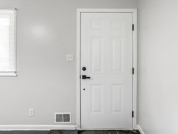 4th image of 4302 N Audubon Rd